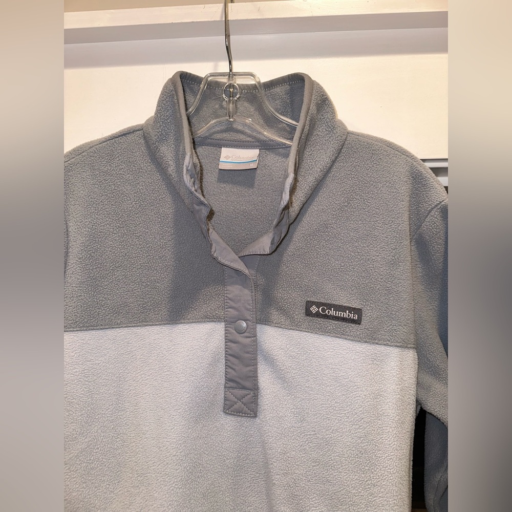 EUC Columbia Size‎ Medium Women's Two-Tone Gray Fleece Pullover - Picture 5 of 10